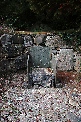 포토 JPG 해외이미지 종교 의자 그림자 사람없음 빛 추위 바위 역사 동굴 신비 왕 아일랜드 마법 여왕 고체 석판 옛날 해외202004 해외포토 유럽 가구 컨셉 돌_바위 파일형식 이미지허브