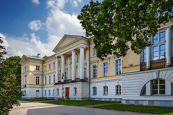 포토 JPG 해외이미지 나무 디자인 외관 유럽 여행 건축양식 하늘 주택 사람없음 야외 장식 여름 궁전 역사 라트비아 옛날 스타일 해외202004 해외포토 식물 계절 건축 나라 고건축 북유럽 건물 파일형식 이미지허브