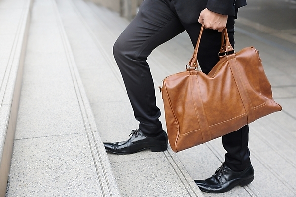 포토 JPG 해외이미지 백인 직업 남자 서류가방 가방 비즈니스 성공 노동자 사람 정장 사람없음 가로 노트북 컴퓨터 사무실 달리기 걷기 계단 공책 성장 긴급 도시 시간 업무 비즈니스맨 자신감 종업원 속도 리더 바둑 승진 단계 진행 개발 해외202004 해외포토 서양인 잡화 옷 감정 컨셉 모션 놀이 문구용품 전자제품 작업 직장인 파일형식 이미지허브