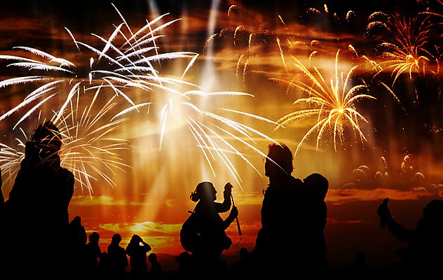 포토 JPG 해외이미지 라이프스타일 기념일 행복 감정 실루엣 백그라운드 하늘 불 휴가 새로움 기념 폭죽 불꽃놀이 사람 이벤트 성인 사람없음 빨간색 친구 빛 컬러풀 파티 축제 어둠 기쁨 모임 로켓 축하 그룹 군중 야간 저녁 폭발 연도 쇼 광 소셜 해외202004 해외포토 자연요소 컬러 컨셉 관계 놀이 촬영기법 생활 파일형식 이미지허브