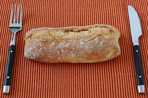 포토 JPG 해외이미지 접시 음식 빵 사람없음 노란색 빵집 신선 아침식사 굽기 먹기 슬라이스 핸드메이드 해외202004 해외포토 식기 컬러 모션 상점 식사 구이 파일형식 이미지허브