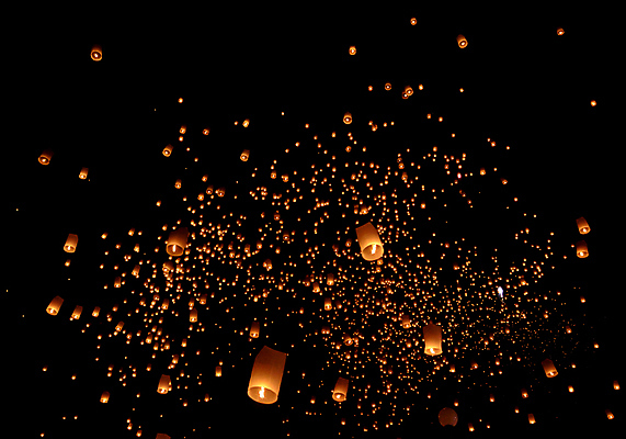 포토 JPG 해외이미지 사람없음 야외 빛 야간 풍등 풍등날리기 풍등놀이 풍등행사 풍등축제 해외202004 해외포토 자연요소 놀이 조명 이벤트 등축제 파일형식 이미지허브