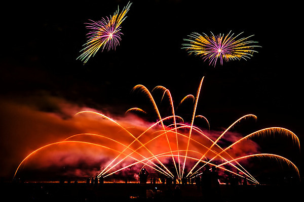 포토 JPG 해외이미지 행복 백그라운드 하늘 불 추상 휴가 새로움 기념 이벤트 사람없음 빨간색 빛 컬러풀 파티 검은색 축제 어둠 자유 로켓 축하 4 야간 큼 폭발 연도 마법 7월 광 독립 해외202004 해외포토 자연요소 감정 컬러 컨셉 무늬 숫자 날짜 크기 파일형식 이미지허브