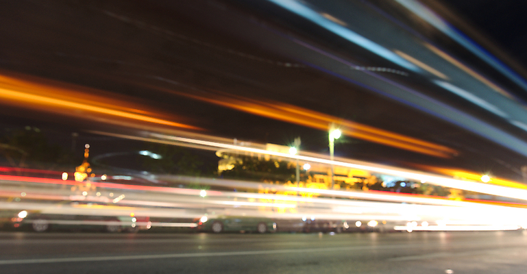 포토 JPG 해외이미지 길 교통시설 모션 자동차 거리 사람없음 빨간색 빛 도시 야간 소프트포커스 속도 해외202004 해외포토 자연요소 육상교통 컬러 교통 촬영기법 시설 파일형식 이미지허브