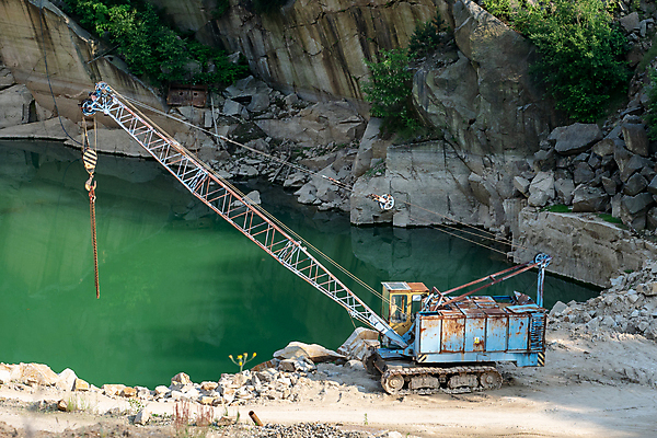 포토 JPG 해외이미지 산업 지구 교통시설 모션 자연 표면 사람없음 건물 물 환경 금속 힘 기계 장비 바위 공구 업무 큼 굴착기 삽 발굴 기중기 먼지 무거움 그런지 옛날 지질학 채석 철강 추출 화강암 해외202004 해외포토 자연요소 건축물 교육 교통 재질 암석 돌_바위 도구 작업 중장비 무게 크기 시설 생태계 파일형식 이미지허브