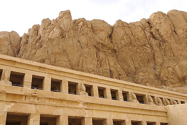 포토 JPG 해외이미지 모양 모래 여행 건축양식 휴가 이집트 사람없음 건물 조각상 맑음 힘 사막 바위 무덤 아내 사찰 역사 기자 큼 왕 묘사 폐허 피라미드 스핑크스 기념물 장례 미라 옛날 카이로 파라오 해외202004 해외포토 직업 건축물 건축 종교건축 아프리카 날씨 조형물 돌_바위 크기 랜드마크 파일형식 이미지허브