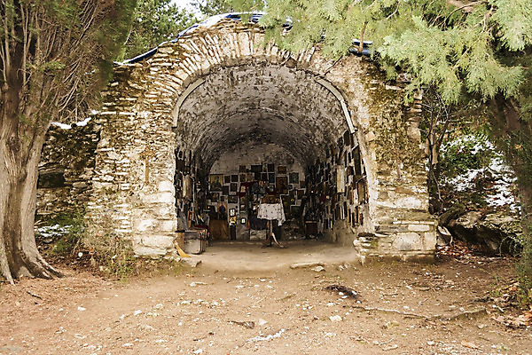 포토 JPG 해외이미지 나무 전통 기독교 종교 문화 벽 십자가 자연 산 미술 풍경 사람없음 야외 교회 믿음 성경 침묵 탐험 골동품 바위 기도 소나무 사찰 역사 성자 숲 신비 비밀 그리스 명상 신성 수도원 천연기념물 비잔틴 숭배 신앙심 해외202004 해외포토 식물 감정 유럽 컨셉 종교용품 종교건축 문화예술 건물 소리 돌_바위 생태계 제국 파일형식 이미지허브