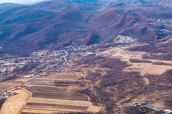 포토 JPG 해외이미지 산업 도로 여행 백그라운드 밭 농업 자연 하늘 산 안테나 사람 풍경 사람없음 야외 초록색 물 여름 파란색 농작물 강 농장 환경 계곡 봄 수확 개울 공항 정상 숲 낟알 땅 질감 러시아 내추럴 땅바닥 온실 해외202004 해외포토 자연요소 계절 유럽 길 컬러 통신 교통시설 바닥 생태계 파일형식 이미지허브