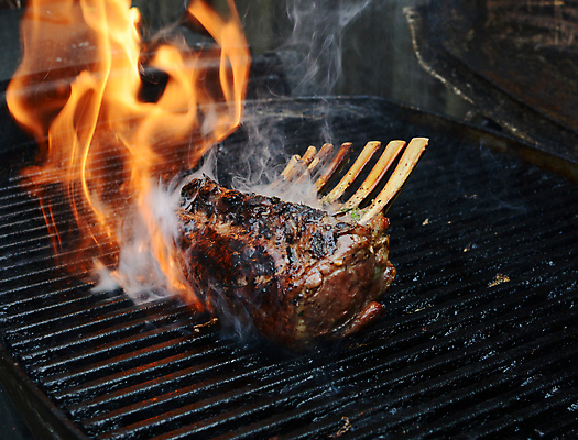 포토 JPG 해외이미지 식재료 실내 사람없음 연기 그릴 굽기 양고기 양고기구이 해외202004 해외포토 주방용품 육류 내부 구이 파일형식 이미지허브