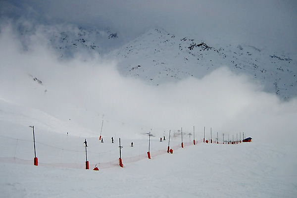 포토 JPG 해외이미지 구름 유럽 여행 겨울 자연 하늘 산 파노라마 풍경 사람없음 야외 파란색 태양 냉동 얼음 침묵 추위 흰색 황무지 서리 알프스 장면 지역 북쪽 스카이라인 웅장함 절정 해외202004 해외포토 자연요소 계절 나라 컬러 촬영기법 소리 방향 생태계 파일형식 이미지허브