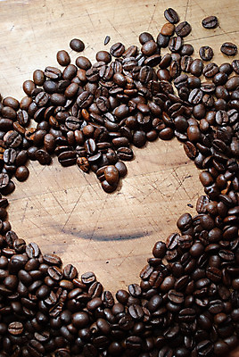 포토 JPG 해외이미지 커피 음료 콩 건조 사랑 사람없음 하트 심볼 질감 열정 향 내추럴 해외202004 해외포토 모양 감정 곡류 파일형식 이미지허브