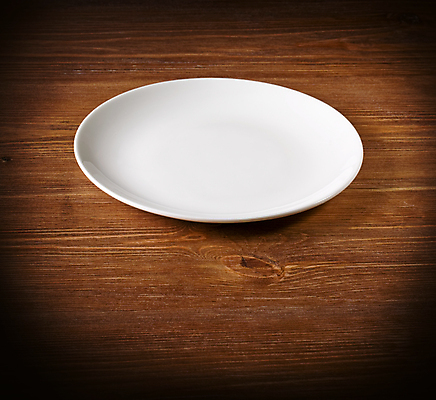 포토 JPG 해외이미지 그릇 식기 접시 백그라운드 탁자 사람없음 목재 식사 저녁식사 공백 흰색 오브젝트 머리위 카피스페이스 해외202004 해외포토 나무 컬러 가구 재료 파일형식 이미지허브