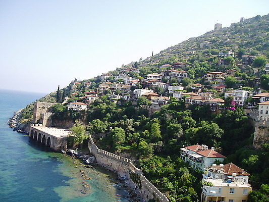 포토 JPG 해외이미지 벽 바다 휴가 경사 사람없음 마을 성 지중해 칠면조 해외202004 해외포토 건축물 조류 파일형식 이미지허브