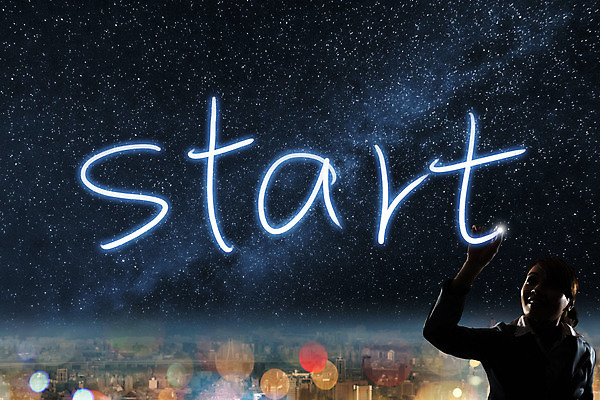 포토 JPG 해외이미지 디자인 실루엣 컨셉 비즈니스 가이드 상상 새로움 아이디어 창조 한명 동양인 빛 어둠 도시 비즈니스우먼 계획 야간 시작 준비 그림 위치 바둑 진행 혁명 광 처음 해외202004 해외포토 자연요소 직업 1 여자 놀이 촬영기법 사람 인종 직장인 파일형식 이미지허브