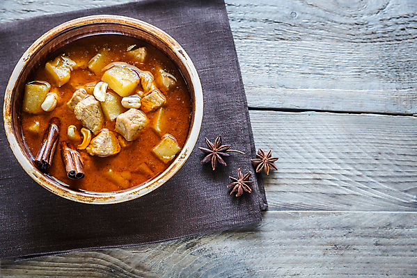 포토 JPG 해외이미지 접시 별 오렌지 재료 부분 태국 고추 감자 육류 요리 동양인 사람없음 목재 빨간색 우주 식사 침묵 소고기 튀김 흰색 시골 뜨거움 막대기 사발 정상 인도인 매움 반죽 라임 코코넛 후추 카레 양고기 가벼움 시나몬 캐슈넛 해외202004 해외포토 자연요소 외국인 나무 식기 아시아 음식 컬러 채소 과일 식재료 인종 소리 견과류 사기그릇 무게 맛 향신료 파일형식 이미지허브