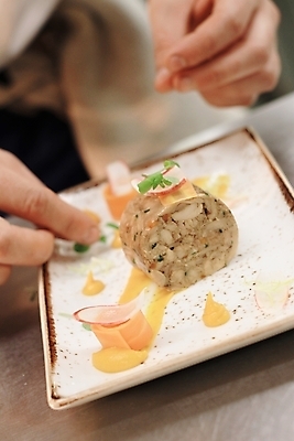 포토 JPG 해외이미지 계절 음식 탁자 건강 요리 사람없음 식사 치킨 게임 토끼 토스트 꿩 점심식사 해외202004 해외포토 빵 가구 포유류 놀이 조류 반려동물 닭고기요리 파일형식 이미지허브