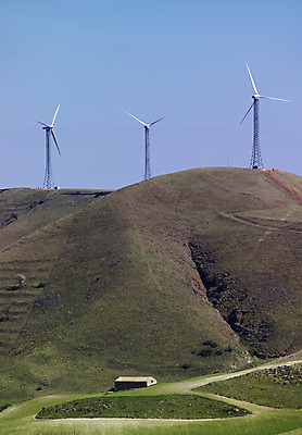 포토 JPG 해외이미지 날개 자연 하늘 바람 풍경 사람없음 초록색 파란색 환경 탑 금속 힘 재활용 행성 발전기 에너지 분위기 선택 목표 언덕 옵션 생태계 역동적 프로펠러 순환 태양에너지 유지 내추럴 생태학 지원 해외202004 해외포토 자연요소 건축물 교육 컬러 컨셉 모션 재질 날씨 우주 발전소 그린에너지 친환경 파일형식 이미지허브
