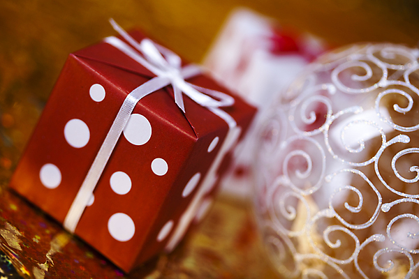 포토 JPG 해외이미지 크리스마스 실내 근접촬영 사람없음 아웃포커스 선물상자 미니어처 오브젝트 해외202004 해외포토 기념일 뷰포인트 촬영기법 선물 내부 상자 모형 파일형식 이미지허브