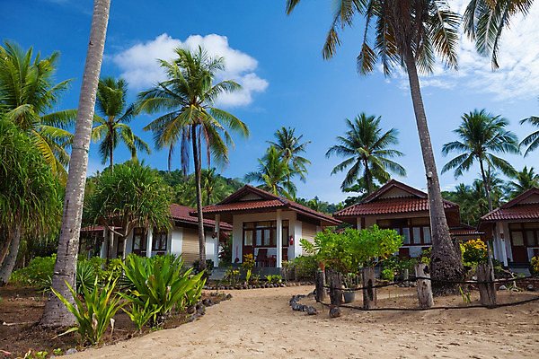 포토 JPG 해외이미지 구름 전통 아시아 호수 모래 바다 섬 여행 건축양식 자연 하늘 낚시 휴가 주택 어류 풍경 사람없음 야외 건물 목재 물 여름 파란색 컬러풀 마을 항구 만 보트 오두막 시골집 낚시꾼 어장 리빙 옛날 해외202004 해외포토 자연요소 나무 건축물 계절 건축 나라 컬러 배_교통 재료 교통시설 레저 수중동물 생태계 파일형식 이미지허브