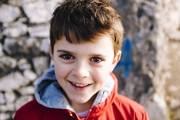 포토 JPG 해외이미지 주간 라이프스타일 응시 공원 행복 얼굴 어린이 백그라운드 자연 한명 미소 사람 앉기 소년 야외 빨간색 초록색 청춘 환경 재킷 기쁨 시골 9 큼 연도 내추럴 고립 옛날 해외202004 해외포토 자연요소 1 시선 공공시설 남자 감정 컬러 컨셉 모션 표정 생활 신체부위 숫자 외투 크기 생태계 파일형식 이미지허브