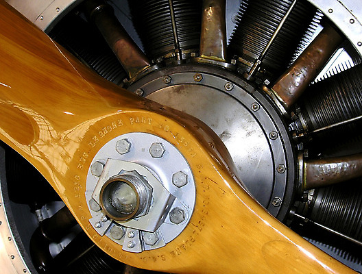 포토 JPG 해외이미지 신체 날개 비행기 사람없음 목재 덮개 나사 항공 군용 프로펠러 엔진 대패 알루미늄 철강 해외202004 해외포토 나무 재료 항공교통 대중교통 군대 뚜껑 공구 파일형식 이미지허브