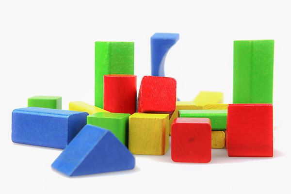 포토 JPG 해외이미지 어린이 놀이 아이디어 사람없음 건물 목재 빨간색 초록색 파란색 컬러풀 장난감 노란색 쌓기 블록 기쁨 가을 게임 아기 놀이터 큐브 시작 출발 고립 처음 해외202004 해외포토 나무 건축물 계절 감정 컬러 컨셉 재료 모션 사람 파일형식 이미지허브