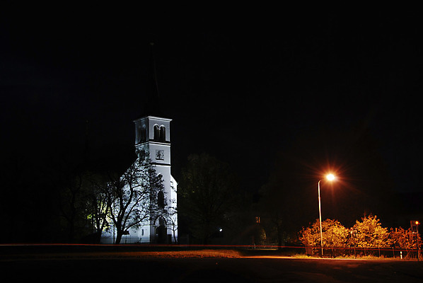 포토 JPG 해외이미지 문화 사람없음 빛 교회 검은색 어둠 흰색 램프 사찰 야간 체코 빛망울 바로크 해외202004 해외포토 자연요소 유럽 컬러 종교건축 조명 건물 파일형식 이미지허브