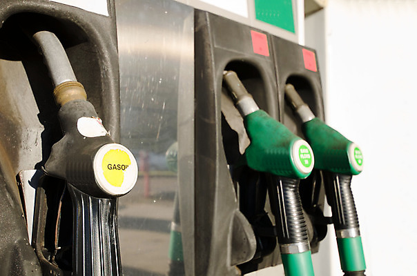 포토 JPG 해외이미지 산업 여행 컨셉 비즈니스 자동차 사람없음 경제 환경 힘 장비 에너지 역 휘발유 석유 화석 연료 가스 펌프 노즐 디젤 자동 해외202004 해외포토 육상교통 교통시설 파일형식 이미지허브