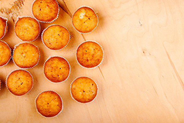 포토 JPG 해외이미지 백그라운드 사람없음 갈색 달콤 컵케이크 해외202004 해외포토 컬러 케이크 맛 파일형식 이미지허브