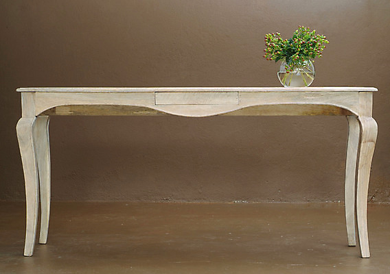 포토 JPG 해외이미지 전통 디자인 가구 탁자 주택 사람없음 내부 목재 갈색 골동품 책상 복고 옛날 스타일 해외202004 해외포토 나무 컬러 생활용품 재료 건물 파일형식 이미지허브