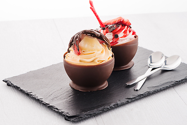 포토 JPG 해외이미지 딸기 실내 사람없음 초콜릿 숟가락 달콤 파인애플 흰배경 돌판 무스 초코칩 해외202004 해외포토 백그라운드 과일 디저트 수저 내부 돌_바위 흰색 맛 열대과일 파일형식 이미지허브