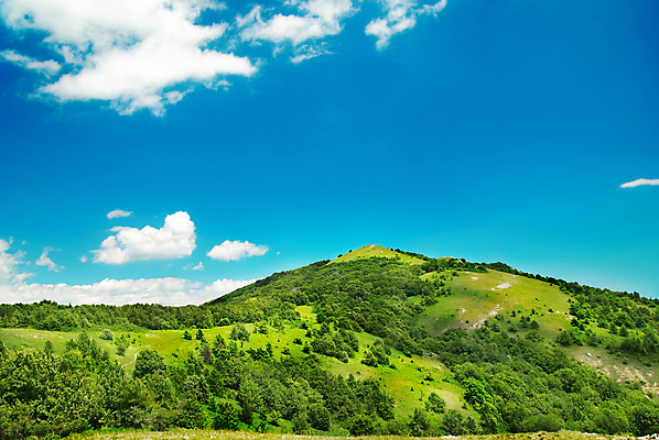 포토 JPG 해외이미지 나무 구름 공원 유럽 여행 백그라운드 밭 자연 하늘 휴가 산 파노라마 풍경 사람없음 야외 목재 초록색 물 여름 파란색 환경 계곡 맑음 침묵 봄 하이킹 흰색 오픈 정상 숲 언덕 장면 내추럴 산악지대 절정 해외202004 해외포토 자연요소 식물 계절 공공시설 나라 컬러 농업 재료 레저 날씨 촬영기법 소리 생태계 파일형식 이미지허브