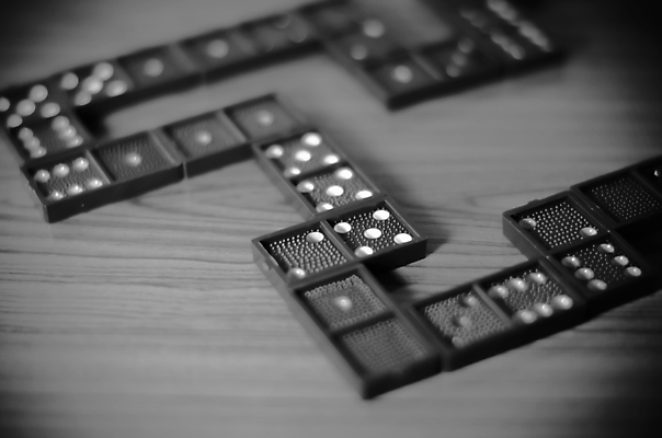 포토 JPG 해외이미지 흑백 사람없음 도미노 맞추기 해외202004 해외포토 모션 촬영기법 파일형식 이미지허브