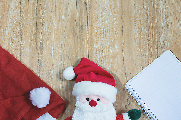 포토 JPG 해외이미지 모델 전통 옷 계절 행복 인형 백그라운드 크리스마스 겨울 휴가 새로움 털 선물 사랑 사람없음 장식 빨간색 초록색 컬러풀 장난감 숫자 산타클로스 파티 머리 흰색 축하 인사 12월 모피 연도 심볼 질감 솜털 폭식 꼭두각시 캡모자 클라우스 해외202004 해외포토 문자 모자_잡화 기념일 감정 컬러 컨셉 이벤트 신체부위 예절 날짜 파일형식 이미지허브