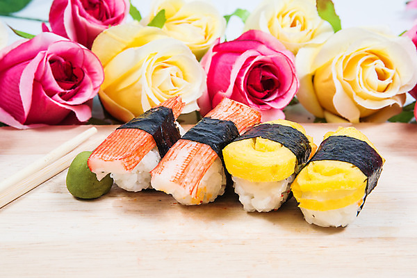 포토 JPG 해외이미지 전통 접시 아시아 문화 음식 바다 잎 다이어트 채소 밥 오이 건강 어류 요리 동양인 사람없음 주방 식당 일본 식사 저녁식사 초밥 신선 해조류 맛 고추냉이 참치 먹기 장어 레몬 해산물 준비 롤 연어 모음 아보카도 점심식사 일본음식 해외202004 해외포토 식물 식기 나라 컨셉 과일 모션 인종 상점 수중동물 양념 해양식물 파일형식 이미지허브