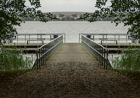 포토 JPG 해외이미지 나무 구름 공원 도로 길 호수 모래 바다 섬 여행 건축양식 하늘 낚시 휴가 휴식 풍경 사람없음 야외 목재 물 여름 울타리 강 평화 항구 기계 발코니 만 보트 지원 철책 해외202004 해외포토 자연요소 식물 계절 공공시설 건축 컨셉 배_교통 재료 교통시설 레저 담장 파일형식 이미지허브
