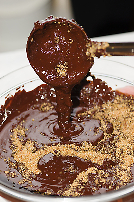 포토 JPG 해외이미지 음식 조각 패턴 재료 지팡이 건조 건강 사람없음 갈색 쌓기 초콜릿 검은색 어둠 이탈리아 블록 우유 견과류 바 막대기 우아함 달콤 맛 설탕 먹기 크림 준비 정사각형 망고 코코아 덩어리 무화과 고립 살구 카카오 피스타치오 개암 억울 해외202004 해외포토 도형 열매 감정 유럽 음료 컬러 컨셉 무늬 과일 모션 디저트 유제품 열대과일 파일형식 이미지허브