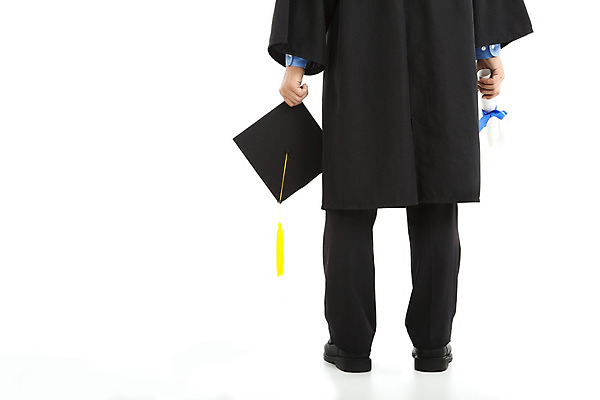 포토 JPG 해외이미지 학생 남자 리본 졸업 서기 사람 사람없음 흰색 졸업가운 졸업장 대학교 증명서 해외202004 해외포토 교육 컬러 학교 모션 가운 파일형식 이미지허브