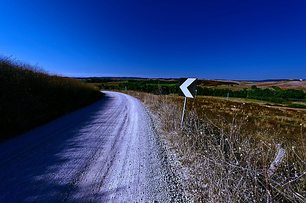 포토 JPG 해외이미지 나무 식물 유럽 도로 길 밭 농업 자연 하늘 아침 풍경 사람없음 야외 농작물 울타리 농장 농경지 마을 일출 일몰 목장 이탈리아 수확 성장 가을 시골 야간 저녁 땅 맨션 언덕 사인 롤 먼지 시들음 밀짚 땅바닥 방법 토스카나 필터 해외202004 해외포토 주간 자연요소 계절 나라 산업 교통시설 바닥 주택 담장 노을 짚 생태계 파일형식 이미지허브