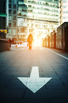 포토 JPG 해외이미지 디자인 도로 길 선 여행 백그라운드 패턴 교통시설 자연 표면 화살 거리 따뜻함 사람없음 야외 파란색 태양 일출 검은색 어둠 일몰 페인트 경기장 회색 바위 흰색 도시 거친 고속도로 보행로 정상 아스팔트 묘사 사인 질감 베이징 서명 직진 해외202004 해외포토 자연요소 컬러 교통 무늬 스포츠시설 노을 중국 돌_바위 시설 생태계 파일형식 이미지허브