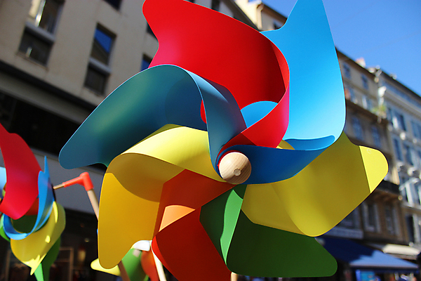 포토 JPG 해외이미지 라이프스타일 계절 행복 어린이 여행 백그라운드 컨셉 무지개 장난 건축양식 놀이 바람 휴가 휴식 사람없음 야외 초록색 여름 환경 풍차 에너지 프랑스 바퀴 보호 만족 적재 환풍기 생태학 해외202004 해외포토 자연요소 교육 건축 감정 유럽 컬러 날씨 사람 생활 장비 파일형식 이미지허브