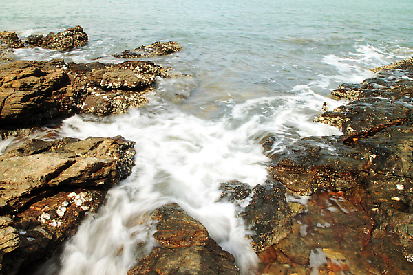 포토 JPG 해외이미지 구름 물결 파도 바다 백그라운드 모션 태국 자연 조류 하늘 바람 날씨 풍경 사람없음 야외 물 여름 파란색 햇빛 일출 어둠 힘 흐름 바위 흰색 거친 액체 서핑 떨어짐 홍수 장면 폭풍 내추럴 프랑스어 스플래쉬 해외202004 해외포토 자연요소 동물 문자 계절 아시아 컬러 컨셉 태양 노을 돌_바위 수상스포츠 자연재해 생태계 파일형식 이미지허브