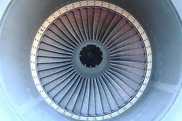 포토 JPG 해외이미지 비행기 사람없음 힘 공연 운전 속도 역동적 제트기 철강 해외202004 해외포토 컨셉 항공교통 모션 대중교통 이벤트 파일형식 이미지허브