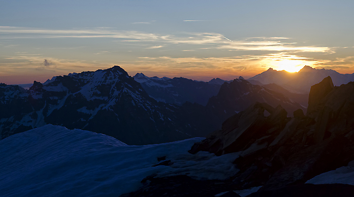 포토 JPG 해외이미지 구름 길 자연 산 풍경 사람없음 빨간색 여름 일출 계곡 얼음 어둠 일몰 이탈리아 프랑스 저녁 땅 고도 빙하 알프스 절정 해외202004 해외포토 자연요소 계절 유럽 컬러 노을 야간 생태계 파일형식 이미지허브