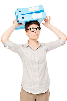 포토 JPG 해외이미지 백인 직업 1 여자 종이 백그라운드 비즈니스 사업가 성공 노동자 스트레스 피곤 한명 사람 성인 사무실 쌓기 흰색 표현 잡기 업무 비즈니스우먼 자신감 종업원 경영자 문서 파일 바쁨 폴더 비서 문제 무거움 경영 고립 과부하 해외202004 해외포토 서양인 감정 컬러 컨셉 모션 작업 직장인 무게 리더 파일형식 이미지허브