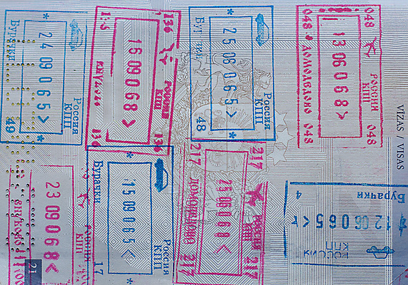 포토 JPG 해외이미지 종이 여행 백그라운드 비즈니스 휴가 기술 사람없음 가로 오픈 신용카드 수집 문서 보안 여권 신분 시스템 방문 고무 우표 고립 이민 세관 해외202004 해외포토 이동 안전 금융 파일형식 관세청 이미지허브