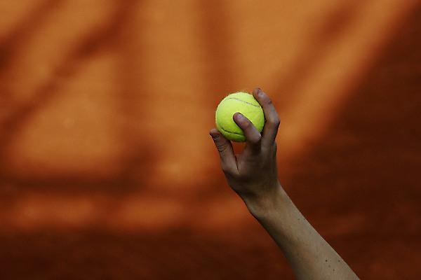 포토 JPG 해외이미지 스포츠 오렌지 공 놀이 성인 사람없음 야외 경쟁 테니스 게임 라켓 테니스공 땅바닥 플레이어 해외202004 해외포토 스포츠용품 컨셉 과일 바닥 사람 구기 테니스용품 파일형식 이미지허브