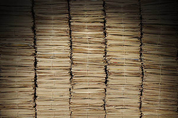 포토 JPG 해외이미지 종이 백그라운드 사람없음 초록색 쌓기 환경 재활용 신문 재활용품 생태학 해외202004 해외포토 교육 컬러 모션 간행물 뉴스 친환경 파일형식 이미지허브