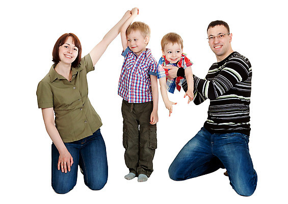 포토 JPG 해외이미지 백인 라이프스타일 응시 여자 남자 행복 아들 무기 어린이 백그라운드 가족 포옹 엄마 함께함 3 사랑 서기 미소 웃음 사람 소년 성인 세명 빛 흰색 그룹 아빠 결합 가득함 길이 고립 해외202004 해외포토 서양인 시선 감정 컬러 컨셉 관계 안기 모션 표정 생활 파일형식 이미지허브