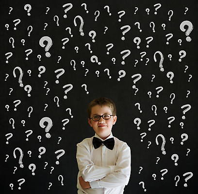 포토 JPG 해외이미지 백인 학생 교육 어린이 백그라운드 컨셉 생각 비즈니스 학교 상상 표시 성공 아이디어 한명 사람 소년 머리 검은색 칠판 흰색 비즈니스맨 자신감 작음 질문 흔적 사인 문제 해결 지능 혼란 브레인스토밍 해외202004 해외포토 서양인 1 남자 감정 컬러 신체부위 직장인 크기 파일형식 이미지허브